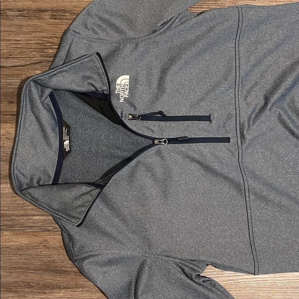 Women’s North face sweatshirt